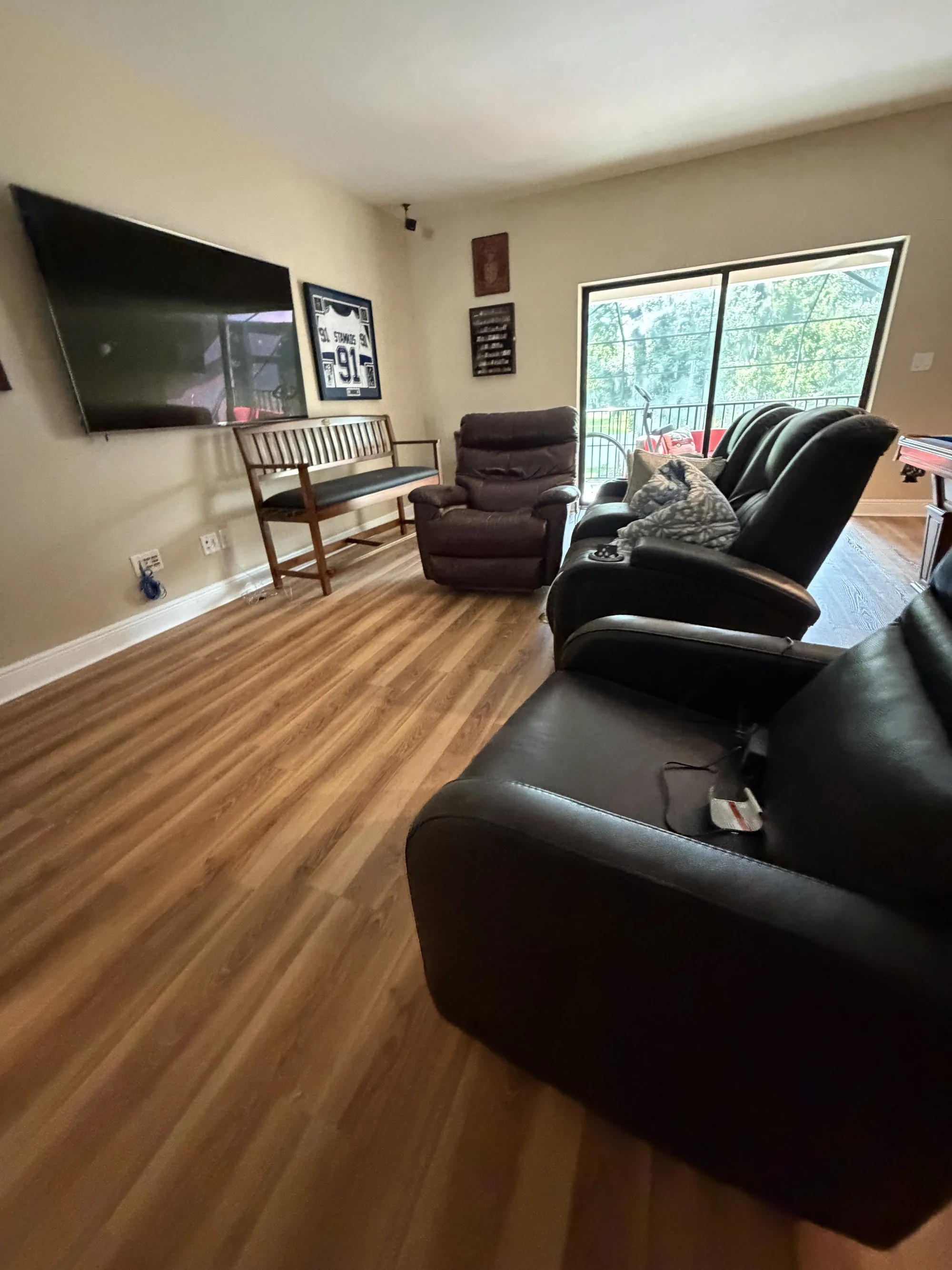 Laminate flooring in a furnished living room